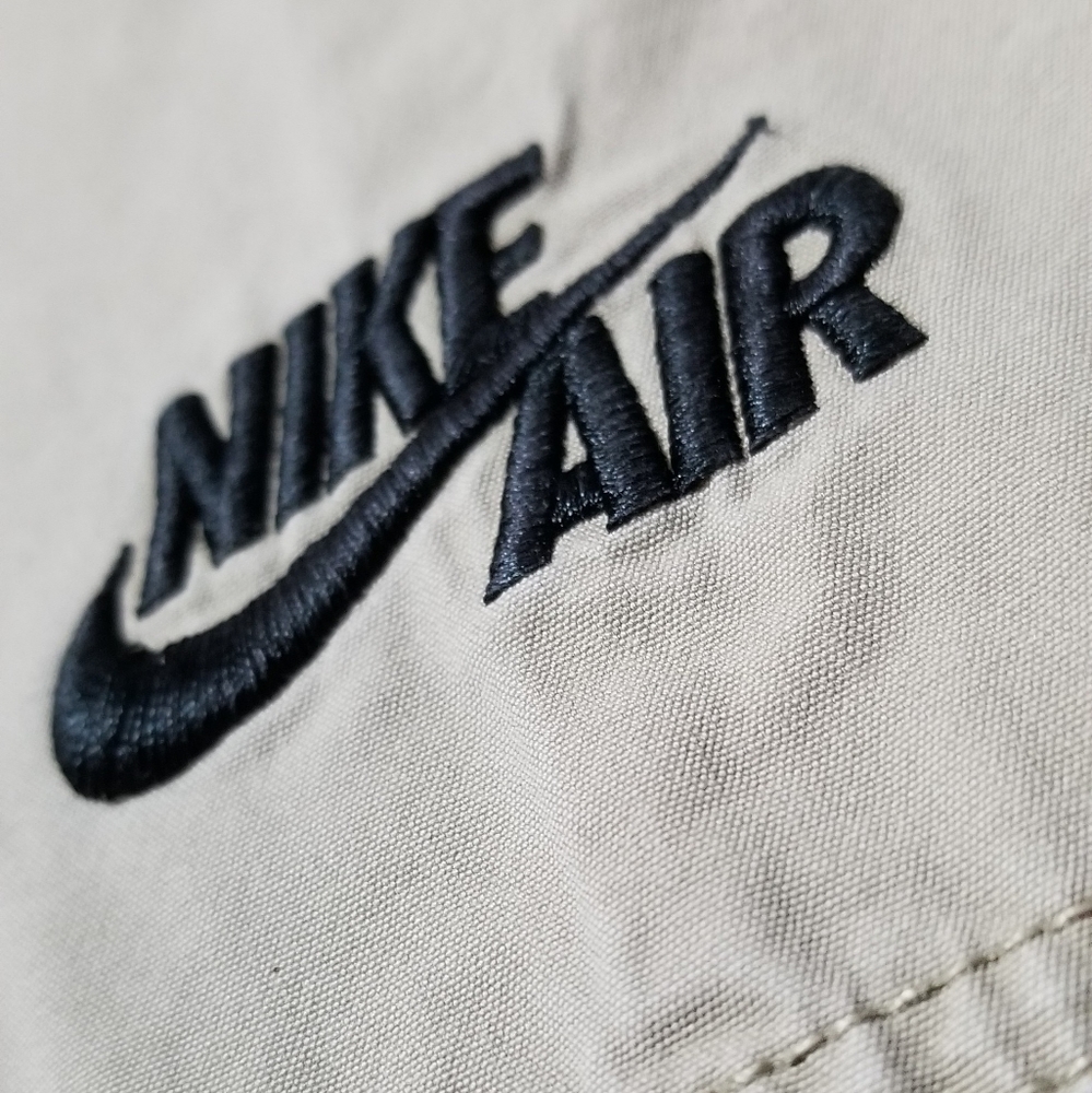 SOLD-Mens NIKE Khaki Shorts-30M - Picture 3 of 4